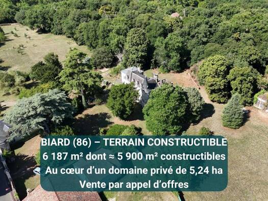 Terrain constructible à vendre 588 500 € 6 187 m² de terrain Biard 86580