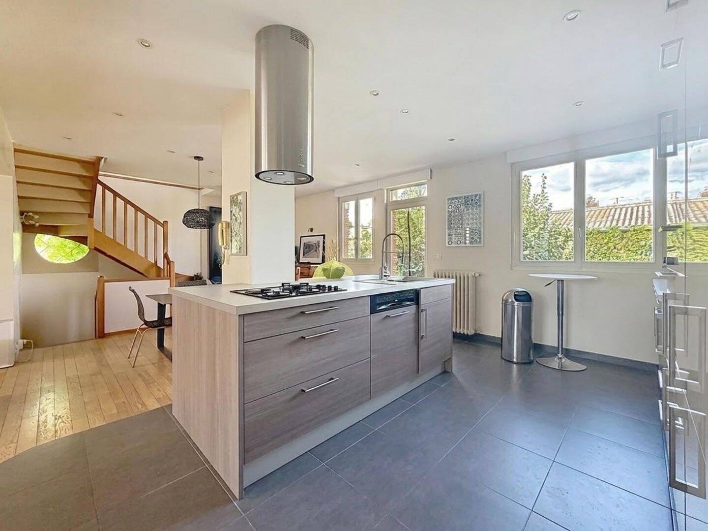 Maison 8 pièces 200 m² · à Sucy-en-Brie · 200 m² · 799 000 €