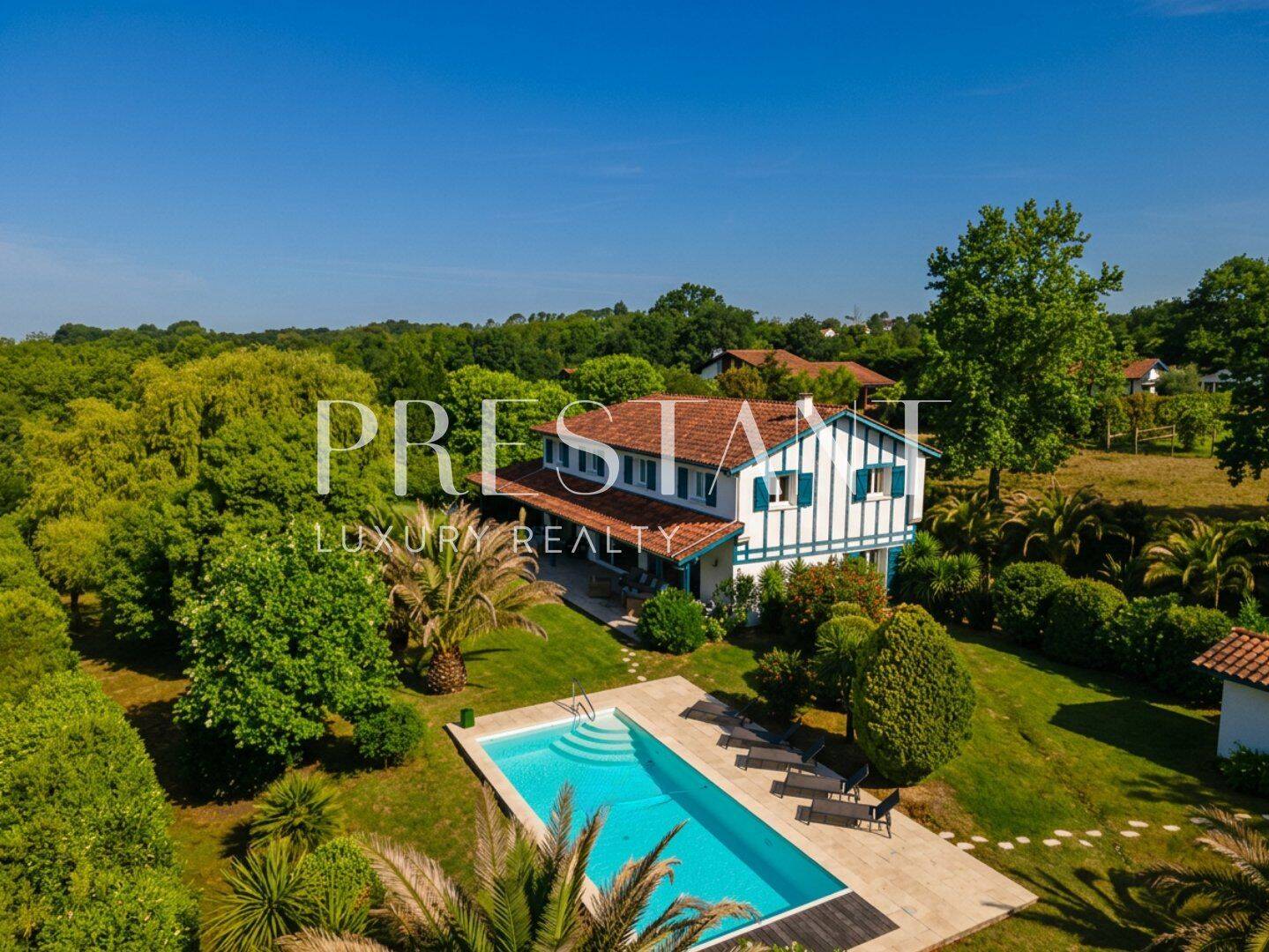 Maison 7 pièces 270 m² · à Arcangues · 270 m² · 1 350 000 €
