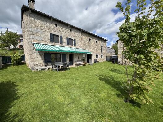 Ferme à vendre 240 000 € 5 pièces 3 chambres 145 m² 400 m² de terrain Saint-Privat-du-Fau 48140