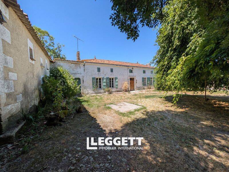 Maison 6 pièces 187 m² · à Saint-Germain-de-Vibrac · 187 m² · 130 000 €