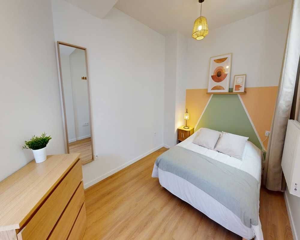 Appartement 5 pièces 120 m² · à Bordeaux · 120 m² · 805 €