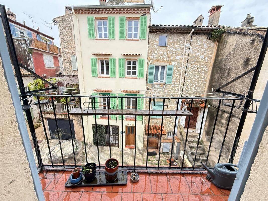 Appartement 3 pièces 72 m² · à La Colle-sur-Loup · 71,5 m² · 1 060 €