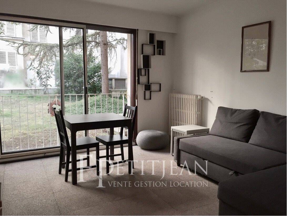 Appartement 2 pièces 32 m² · à Paris 5ème Arrondissement · 31,6 m² · 1 409 €