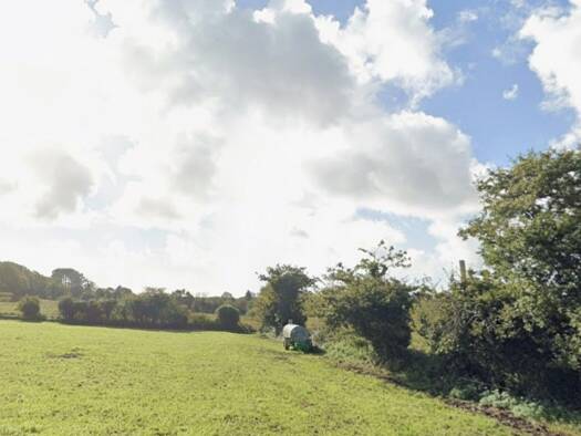 Terrain constructible viabilisé à vendre 72 000 € 530 m² de terrain Saint-Pabu 29830