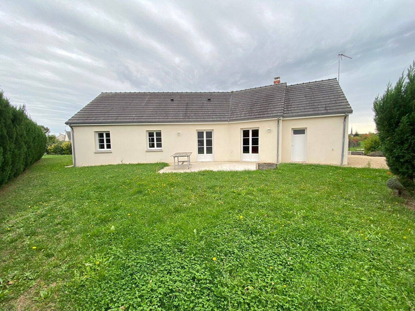 Maison 5 pièces 115 m² · à Cour-Cheverny · 115 m² · 1 020 €/mois