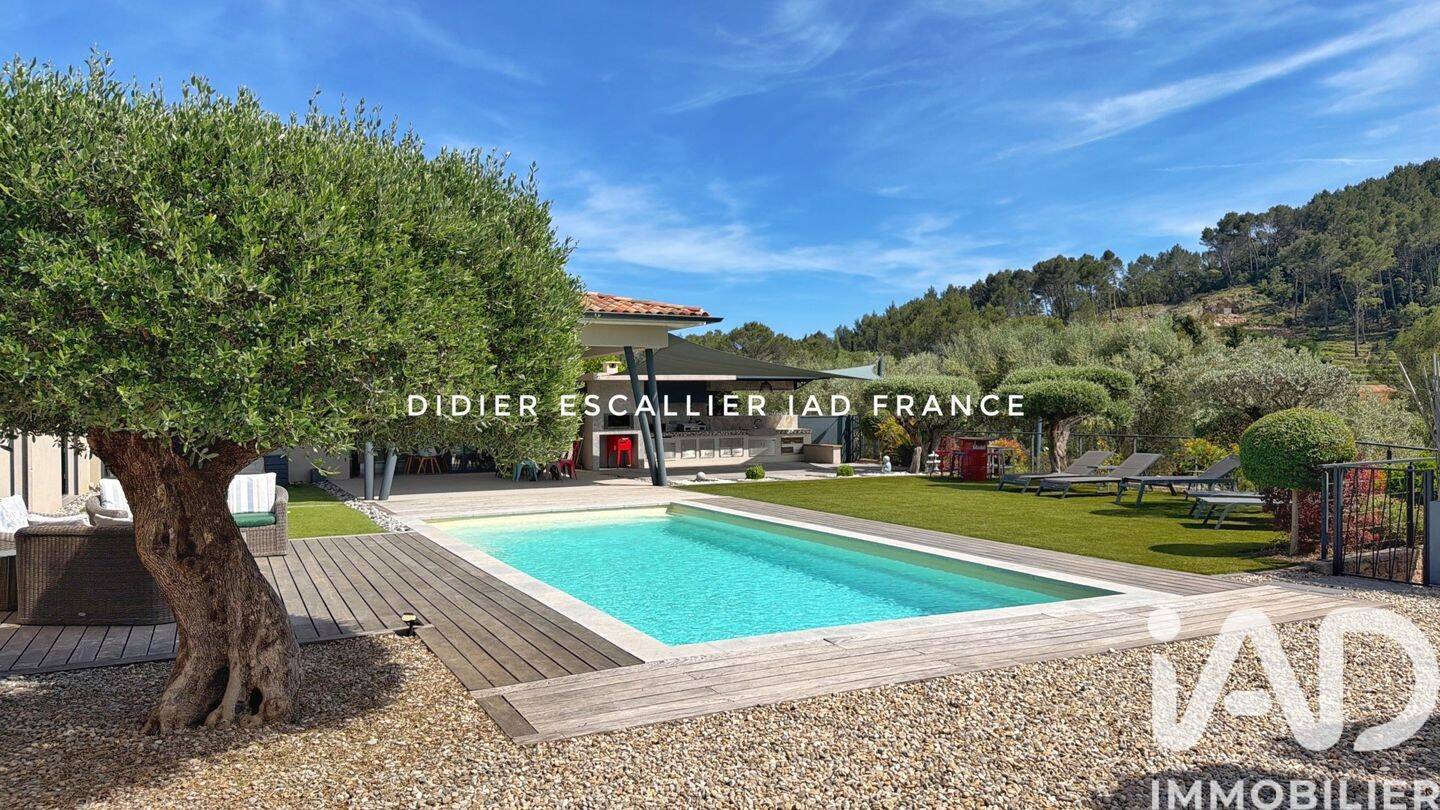 Maison 5 pièces 233 m² · à Solliès-Toucas · 233 m² · 1 300 000 €