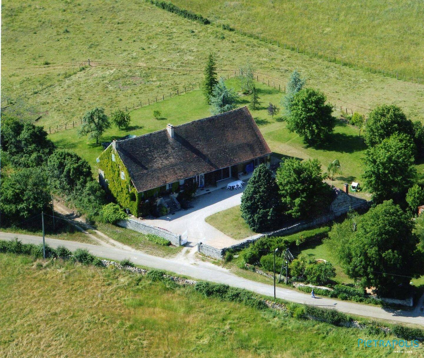 Maison 14 pièces 334 m² · à Fley · 334 m² · 420 000 €
