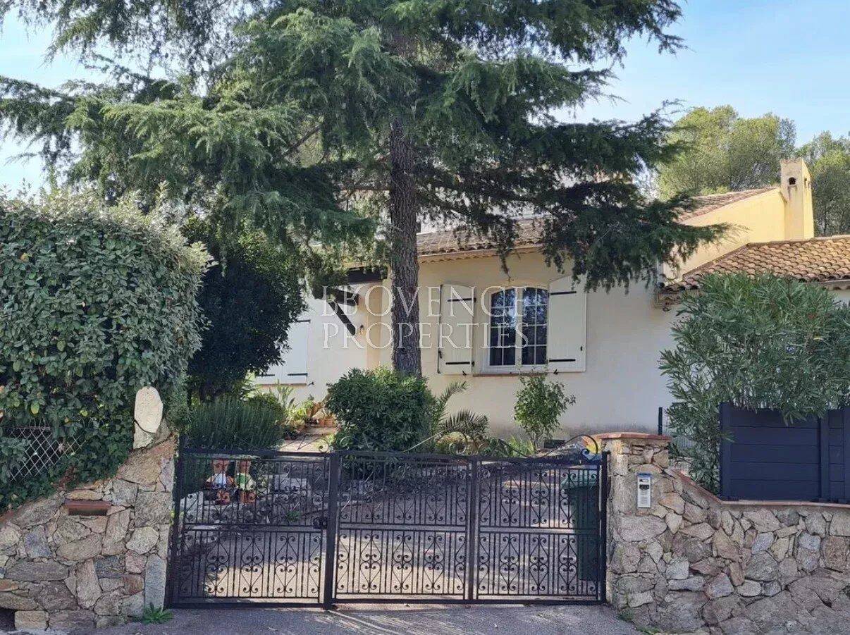 Appartement 6 pièces 133 m² · à Fréjus · 133 m² · 599 000 €