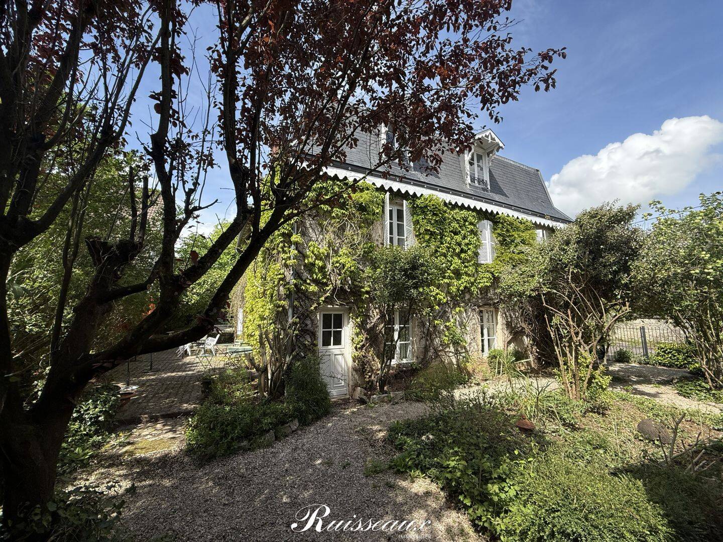 Maison 12 pièces 258 m² · à Champagne-sur-Vingeanne · 258 m² · 348 000 €