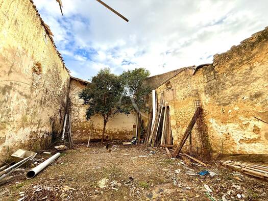 Terrain à vendre 160 000 € 295 m² de terrain Centre Ville-Historique Mèze 34140