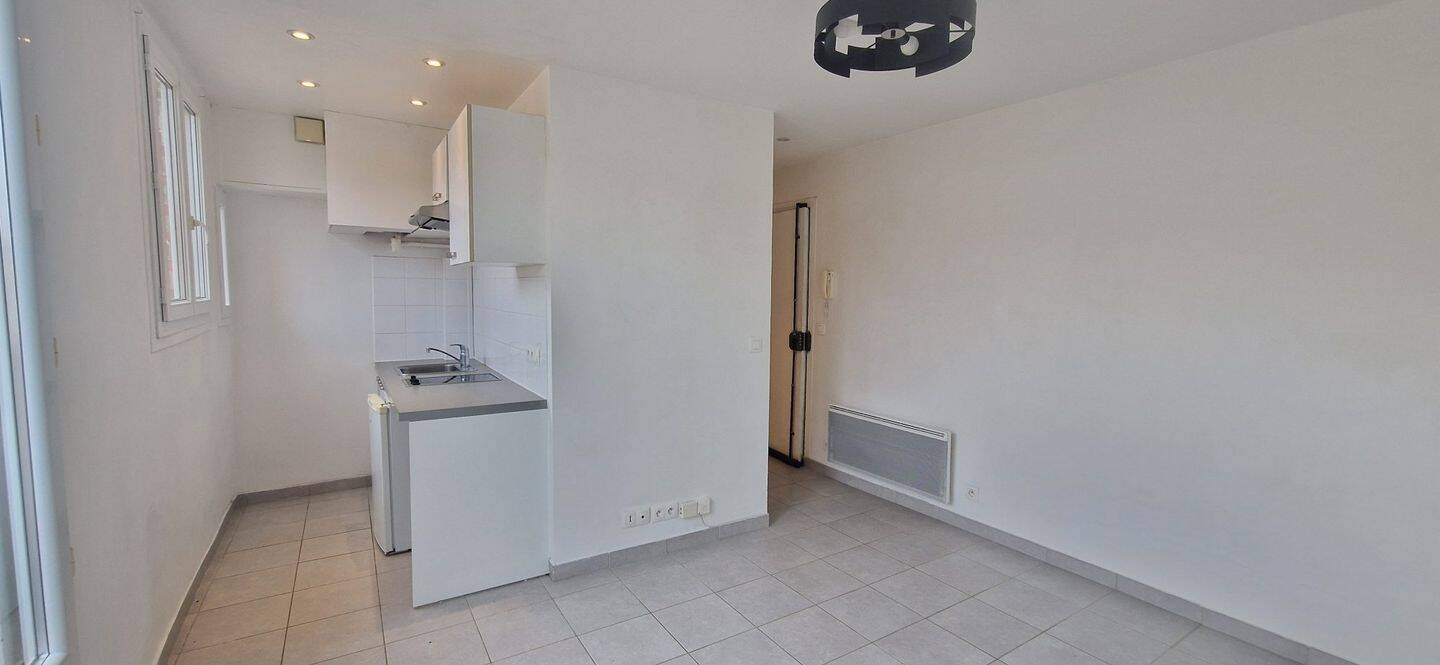 Appartement 2 pièces 28 m² · à Asnières-sur-Seine · 27,8 m² · 899 €