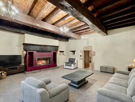 Demeure à vendre 330 000 € 8 pièces 4 chambres 202 m² 358 m² de terrain Saint-Marcel-Bel-Accueil 38080