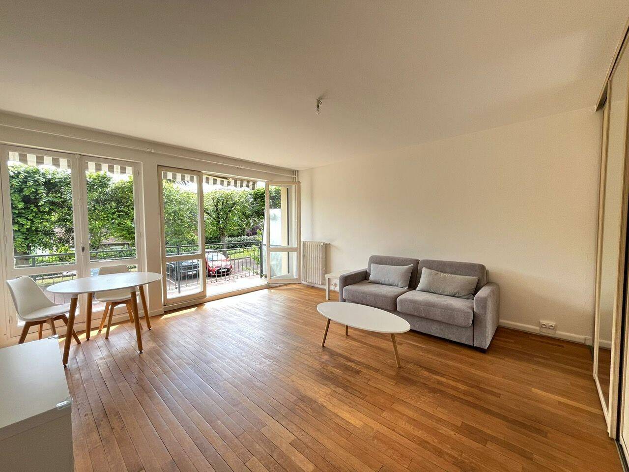 Appartement 1 pièce 31 m² · à Suresnes · 31 m² · 252 000 €