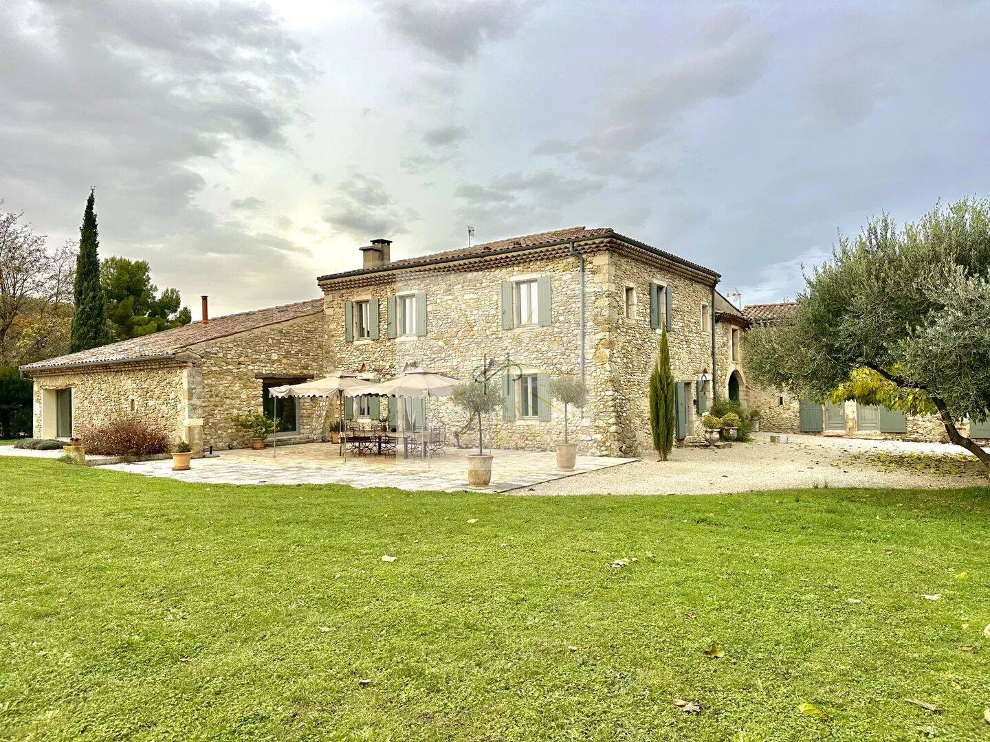Maison 12 pièces 439 m² · à Mirmande · 439 m² · 1 575 000 €