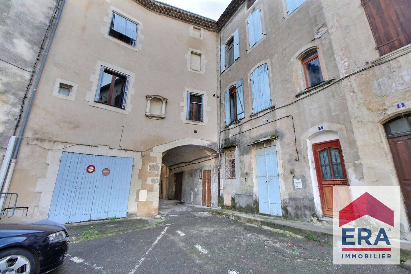 Maison 9 pièces 183 m² · à Pont-Saint-Esprit · 183 m² · 107 000 €