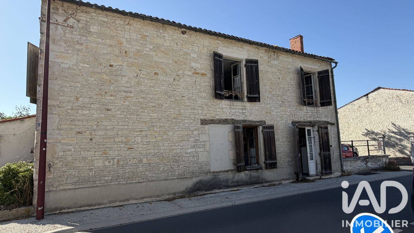 Maison 5 pièces 90 m² · à Bouhet · 90 m² · 115 000 €