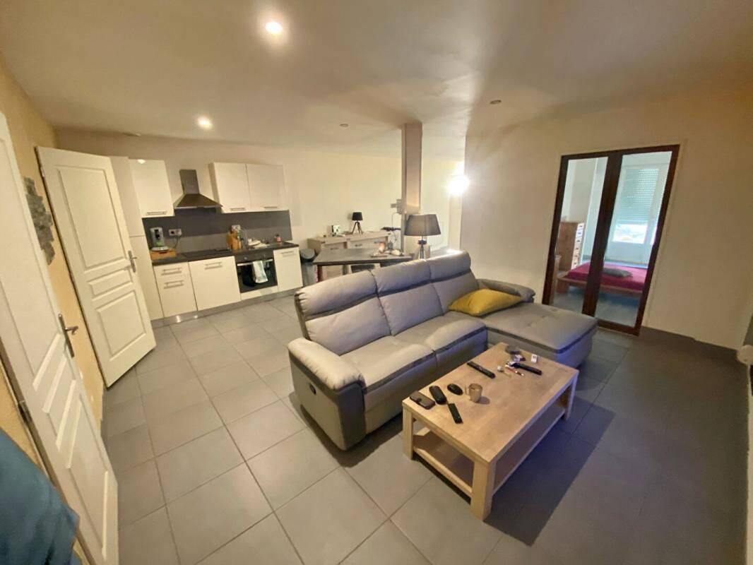 Appartement 2 pièces 65 m² · à La Chapelle-de-Guinchay · 65 m² · 548 €/mois