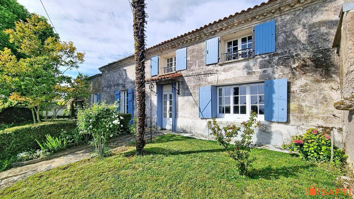 Maison 9 pièces 235 m² · à Chenac-Saint-Seurin-d'Uzet · 235 m² · 334 000 €