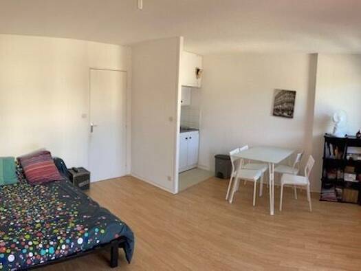 Appartement à louer 350 € 1 pièce 27,4 m² Étage 4/1 dès le 21/05/2026 Limoges 87000