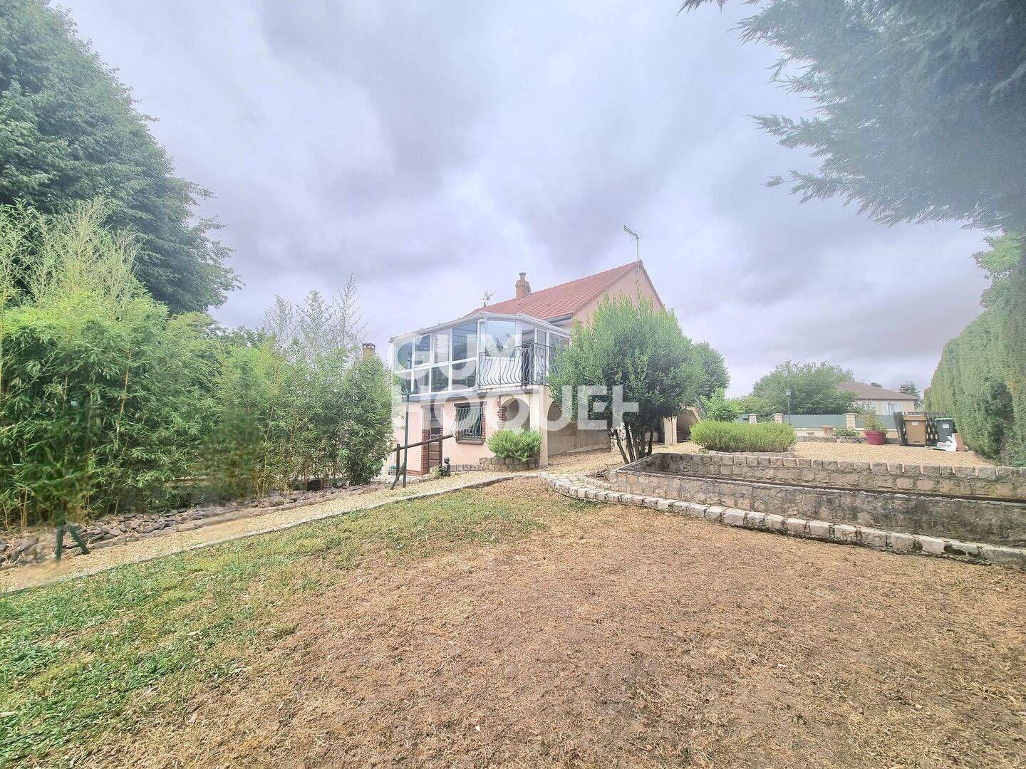 Maison 3 pièces 148 m² · à Saint-Lubin-des-Joncherets · 148,2 m² · 900 €/mois