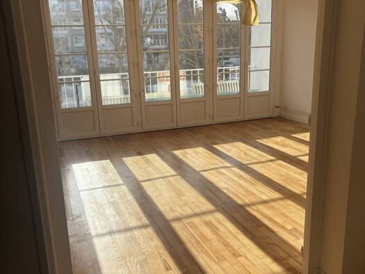 Appartement à louer 750 € 3 pièces 2 chambres 56 m² Étage 2/4 Lisieux 14100