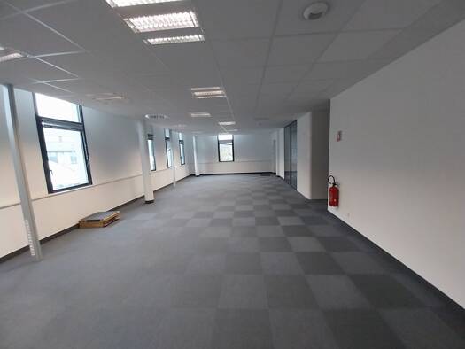 Espace bureau à louer 5 293 € 397 m² de bureaux Habitat Epars Guipavas 29490