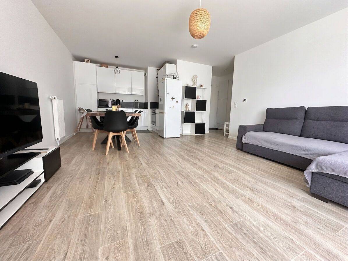 Appartement 3 pièces 67 m² · à Combs-la-Ville · 66,7 m² · 1 100 €