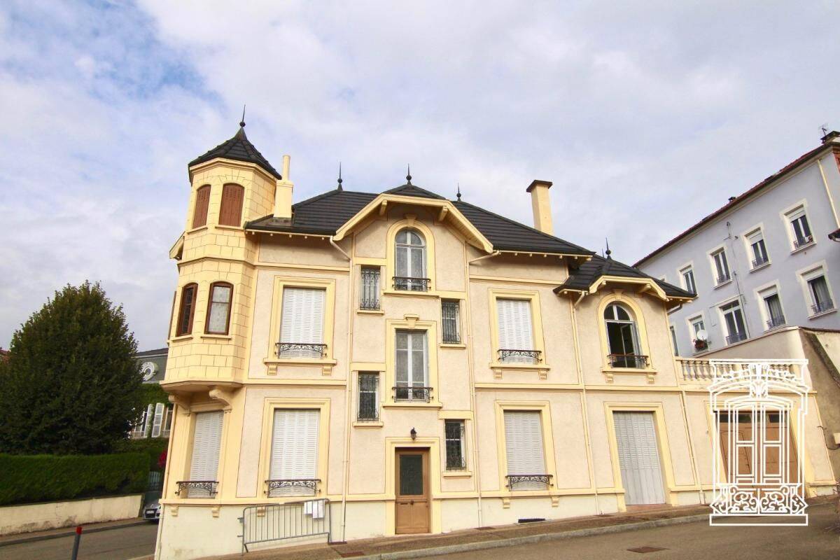 Maison 15 pièces 300 m² · à Cours · 300 m² · 315 000 €