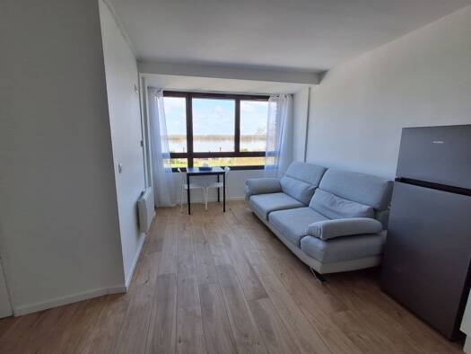 Appartement à louer 580 € 2 pièces 1 chambre 30 m² Étage 1/3 Ambès 33810