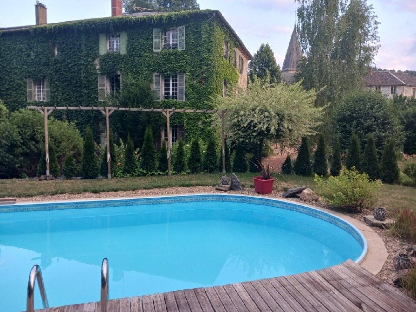 Maison 17 pièces 552 m² · à Ferrières-sur-Sichon · 552 m² · 630 000 €
