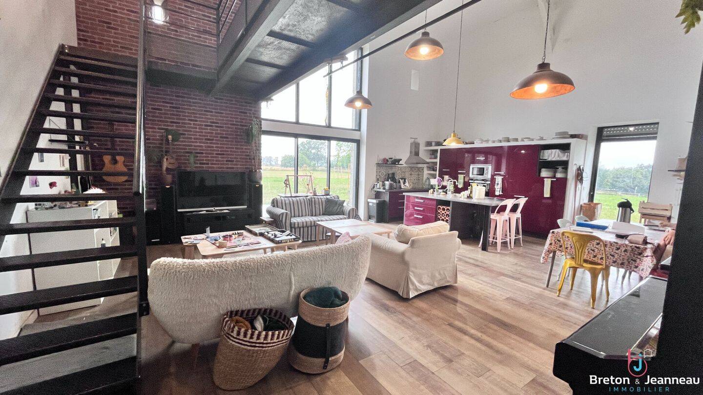 Maison 12 pièces 286 m² · à Le Genest-Saint-Isle · 286 m² · 437 200 €