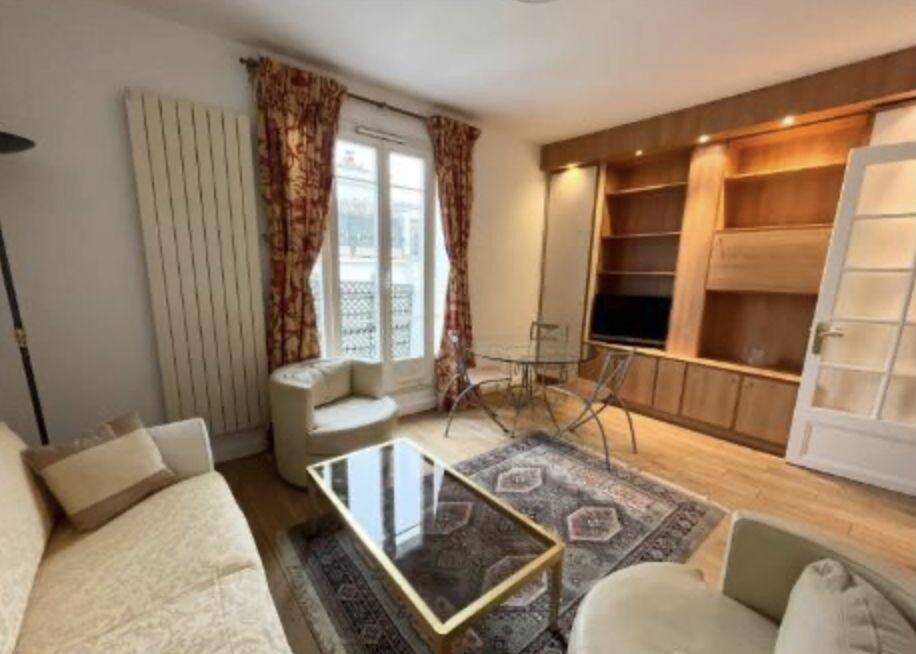 Appartement 2 pièces 40 m² · à Paris 8ème Arrondissement · 40 m² · 1 900 €
