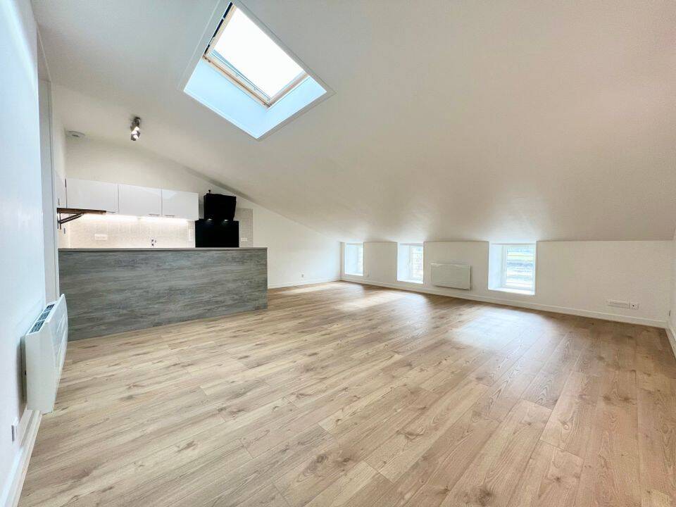 Appartement 3 pièces 93 m² · à Tonnay-Charente · 93 m² · 825 €