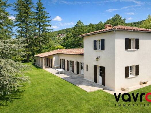 Maison à vendre 932 000 € 8 pièces 5 chambres 252,5 m² 5 153 m² de terrain Limonest 69760