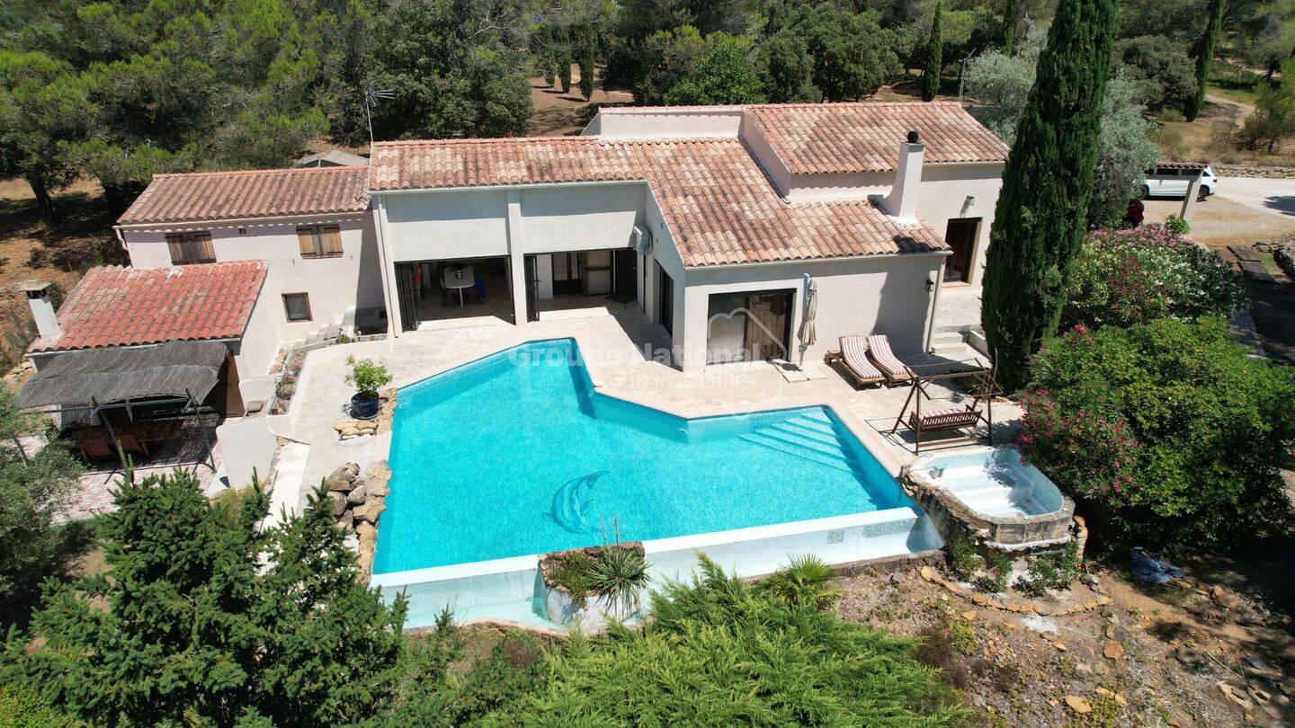 Maison 9 pièces 205 m² · à Uchaux · 205 m² · 539 000 €