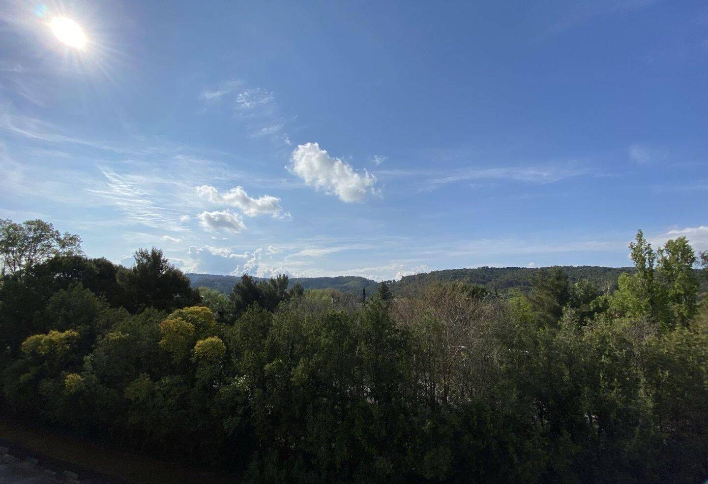 1 pièce 100 m² · à Aix-en-Provence · 100 m² · 610 €/mois