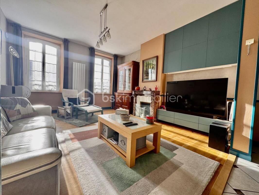 Maison 9 pièces 195 m² · à Estrées-Saint-Denis · 195 m² · 389 000 €