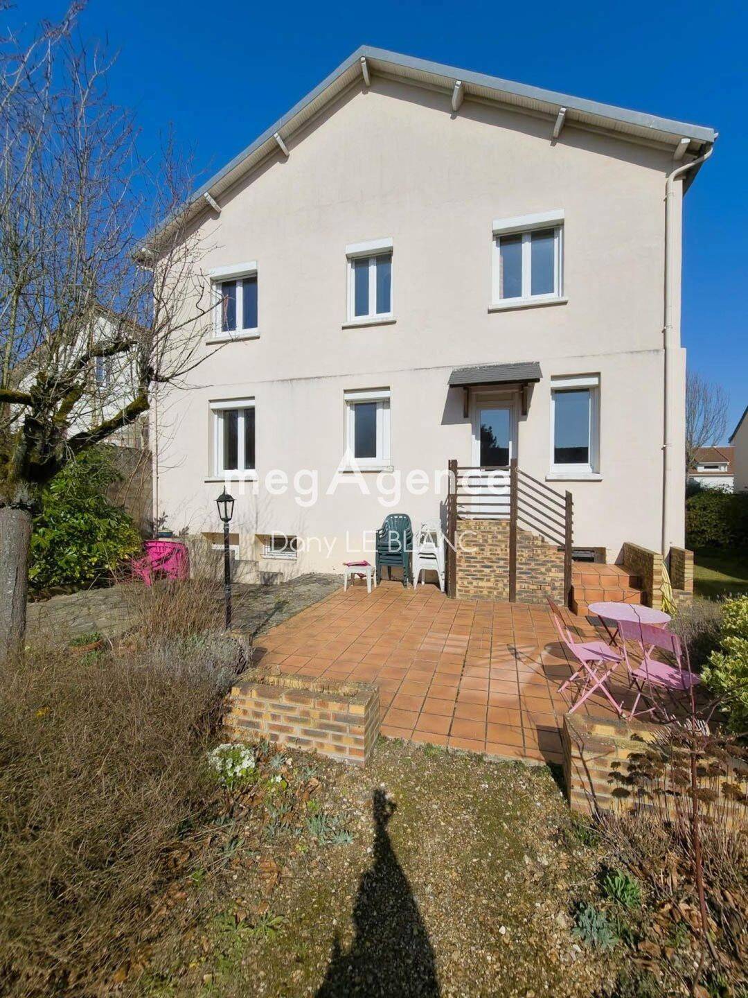 Maison 7 pièces 180 m² · à Chartres · 180 m² · 367 000 €