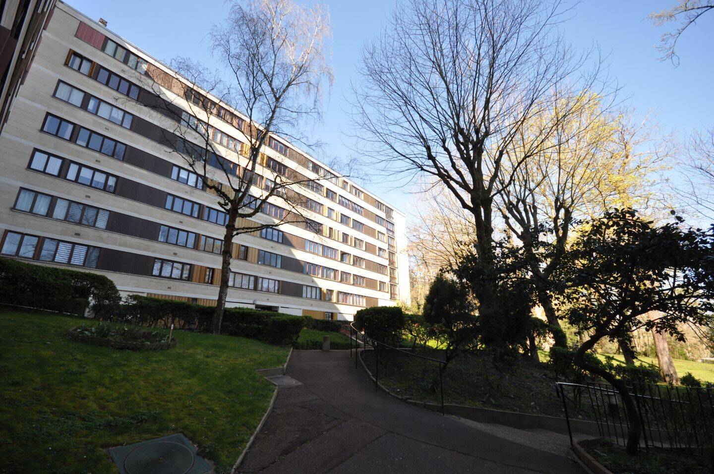Appartement 2 pièces 27 m² · à Fontenay-le-Fleury · 27 m² · 790 €/mois
