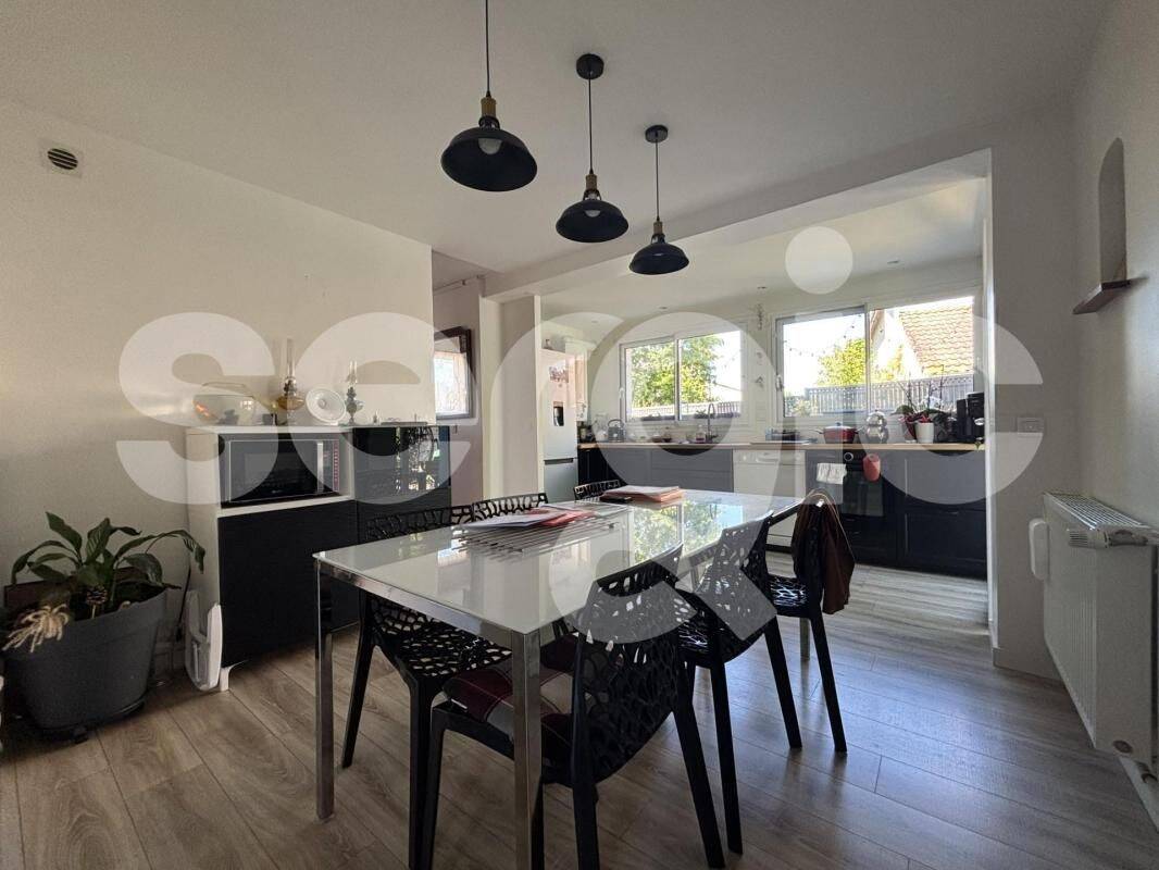Maison 7 pièces 122 m² · à Tinqueux · 122 m² · 1 490 €/mois