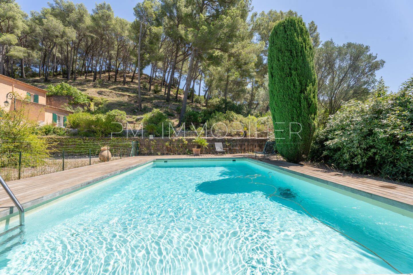 Maison 9 pièces 240 m² · à Cassis · 240 m² · 1 890 000 €
