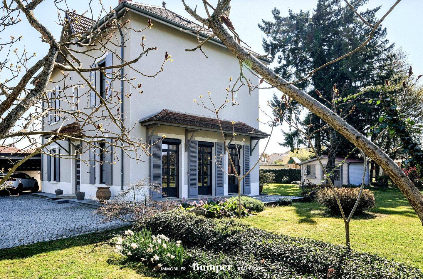 Maison 4 pièces 182 m² · à Saint-Bonnet-de-Mure · 181,5 m² · 840 000 €