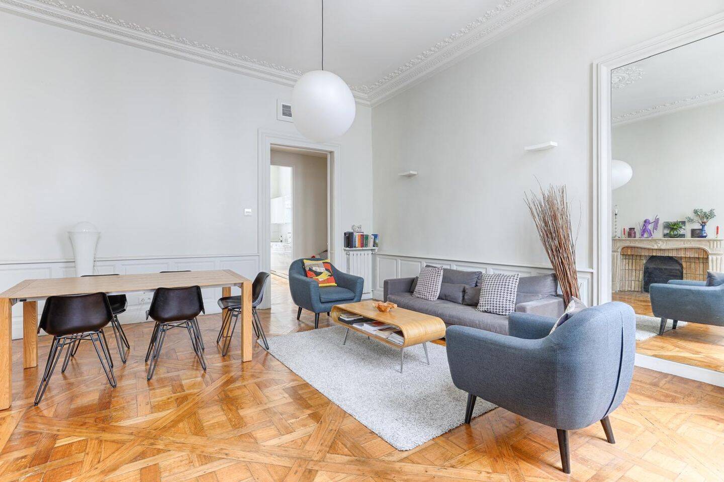 Appartement 3 pièces 100 m² · à Paris 8ème Arrondissement · 100 m² · 6 000 €