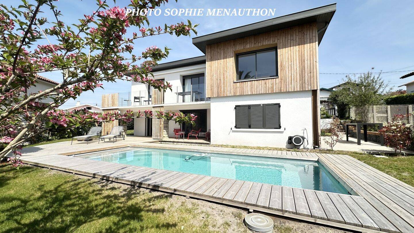 Maison 8 pièces 203 m² · à Biarritz · 203 m² · 2 495 000 €