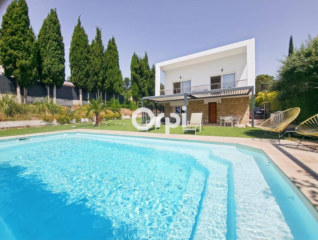Maison 8 pièces 192 m² · à Carnoux-en-Provence · 192 m² · 798 000 €