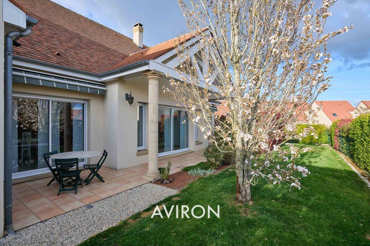 Maison 7 pièces 180 m² · à Lèves · 180 m² · 498 200 €