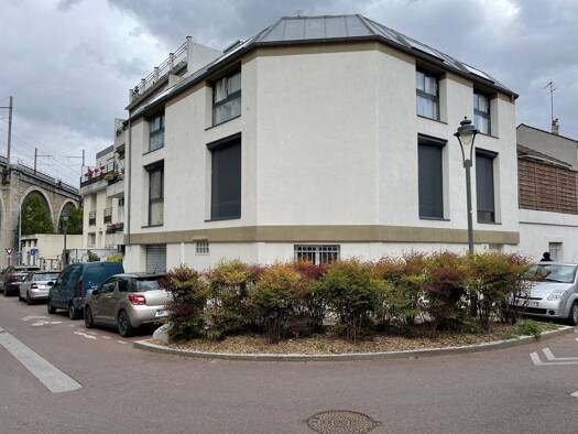 Immeuble à vendre - Première occupation 2 800 000 € 400 m² Espaces Jeunes Issy-les-Moulineaux 92130