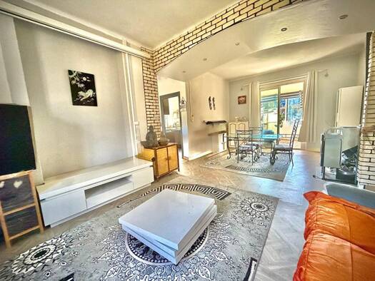 Maison à vendre 211 000 € 7 pièces 5 chambres 198 m² 713 m² de terrain Saint-Ambroix 30500