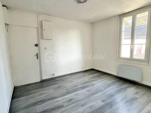 Appartement à vendre 73 000 € 1 pièce 24 m² Étage 1/2 Nord Est Liancourt 60140